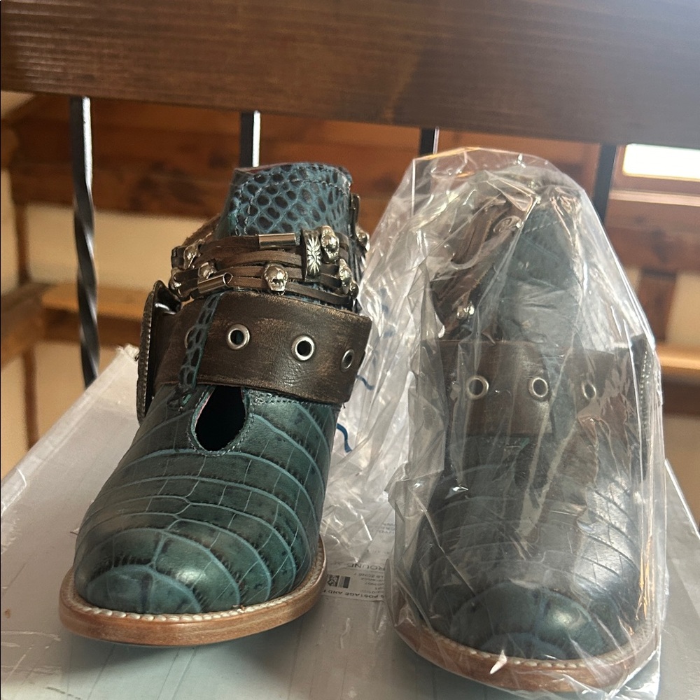 Freebird by Steven Kids Boots - Teal and Brown